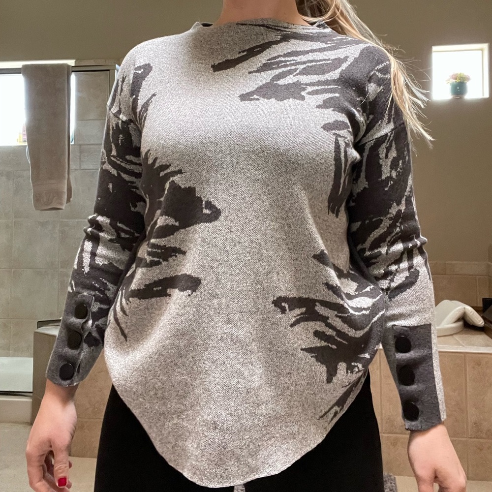 Beautiful NIC+ZOE sweater. Only worn a few times and in perfect condition.